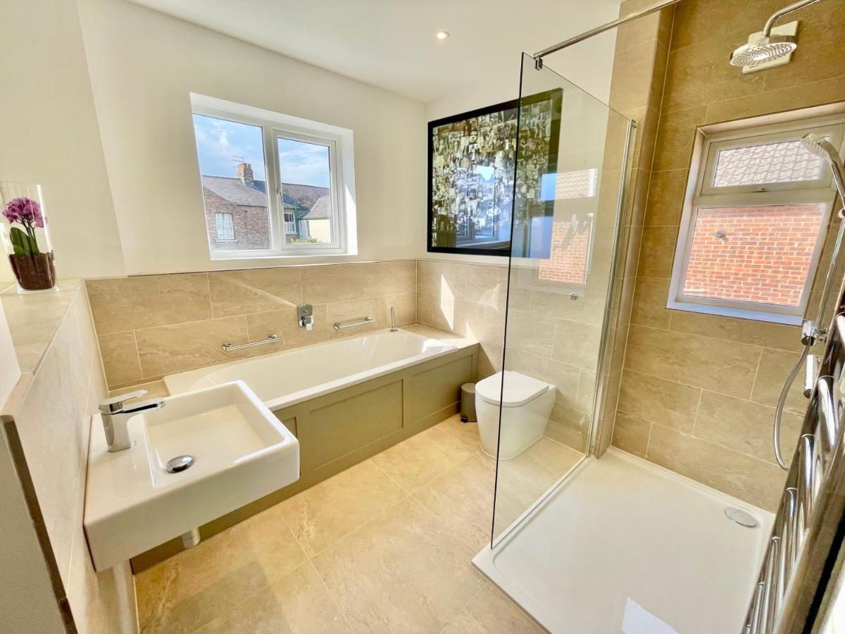 Central Townhouse With Free Off Road Parking And Garden يورك المظهر الخارجي الصورة